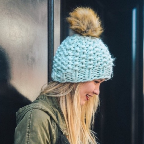 Accessories - POMPOM BEANIE